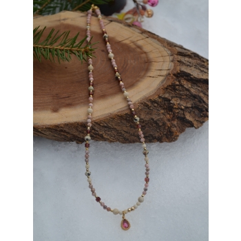 Naszyjnik z rodonitu, granatu jaspisu i jaspisu dalmatyńskiego .